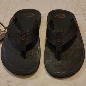 OLUKAI leather men’s flip flops